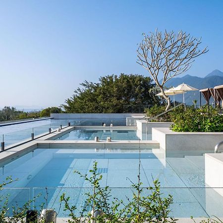 Lakeshore Hotel Hualien Taroko Shunan Exteriör bild The swimming pool at the hotel