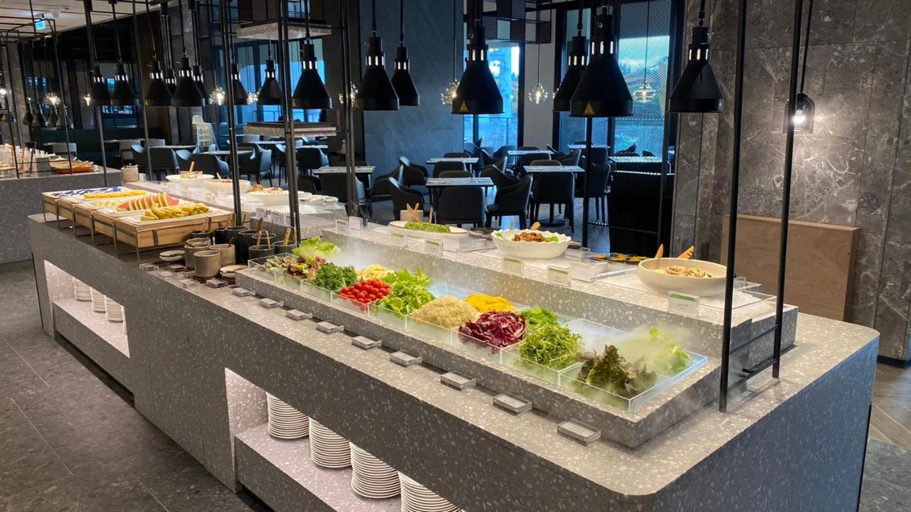 Lakeshore Hotel Hualien Taroko Shunan Exteriör bild Salad bar