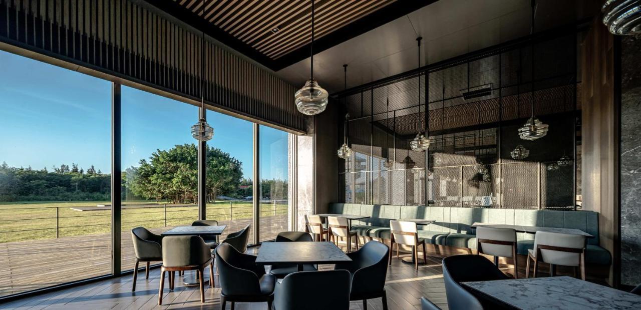 Lakeshore Hotel Hualien Taroko Shunan Exteriör bild The interior of the restaurant