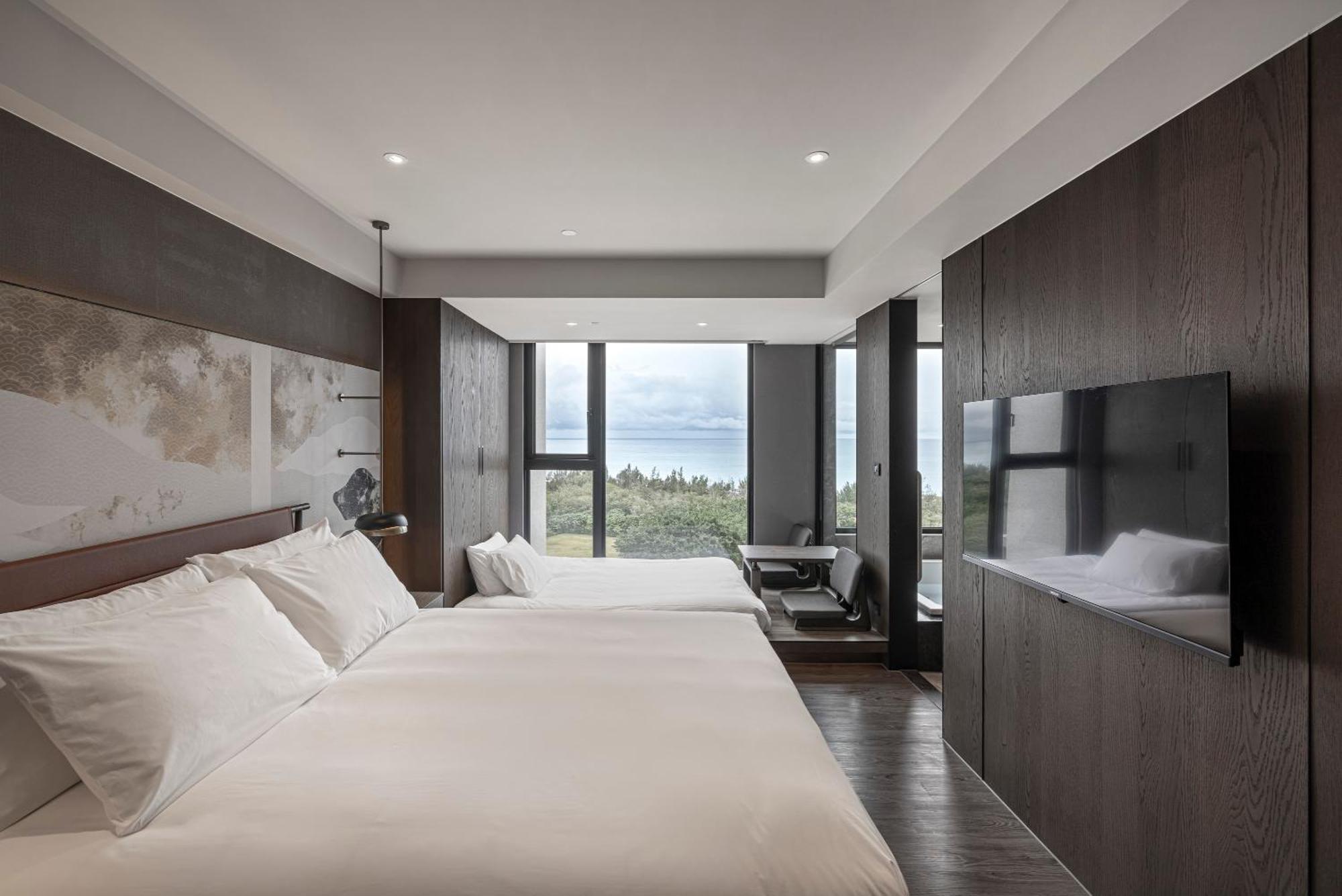 Lakeshore Hotel Hualien Taroko Shunan Rum bild A guest room at the hotel